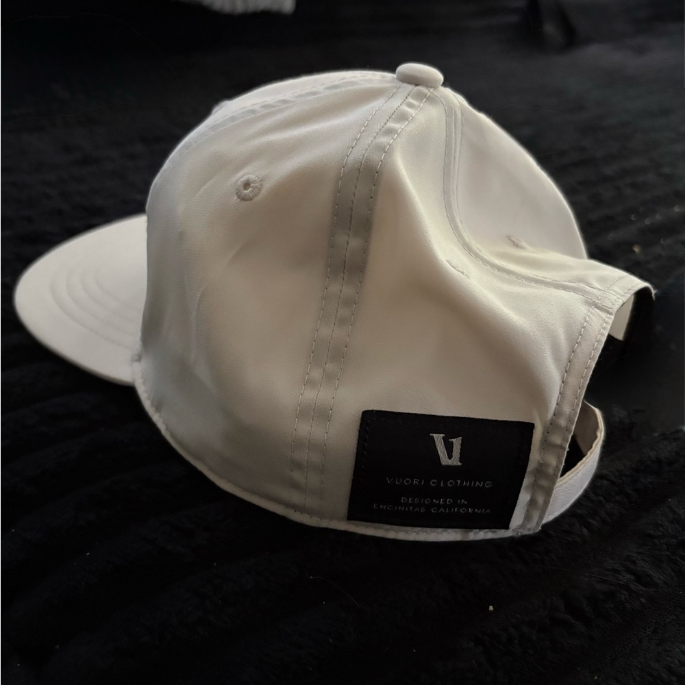 Vuori unisex adjustable minimalist hat in cream - Picture 4 of 6